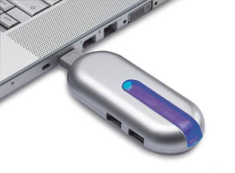 Formschner USB-hub mit ausziehbarem Kabel