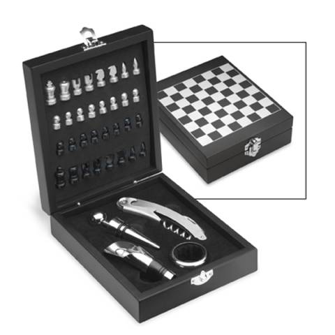Wein-Set mit Schachspiel