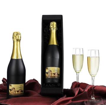Raffael-Sekt in schwarz