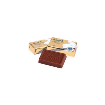 „2 in 1“ Adventskalender Lindt mit Jahresplaner, Inlay aus 100% recyceltem Material